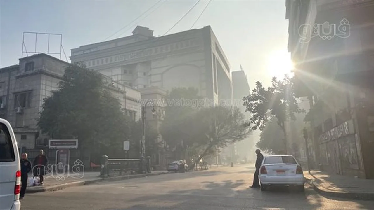 تقلبات جوية تسيطر على طقس الخميس وسط ظهور كثيف للشبورة المائية ونشاط الرياح